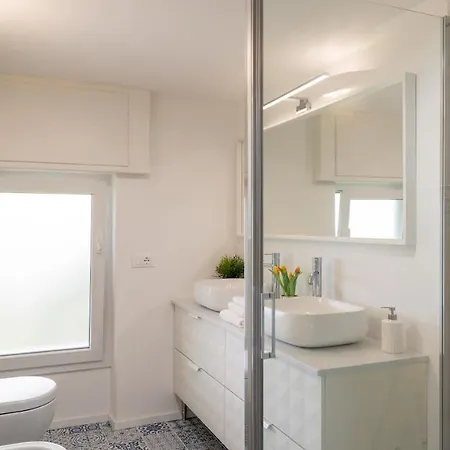 Scirocco 102 Emma Villa